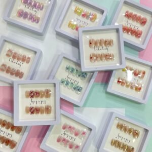 Uñas con auto adhesivo