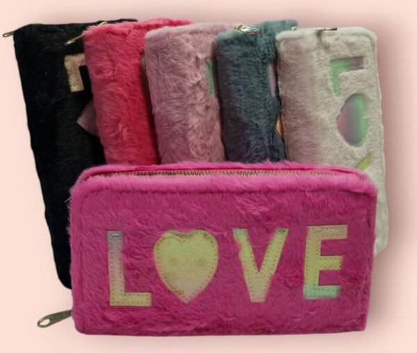 Billatera de peluche LOVE